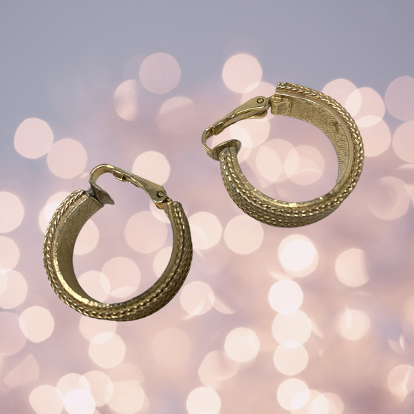 Vintage BERGERE Gold Tone Braided Hoop Clip Earrings Signed 1970's Designer - Picture 3 of 6